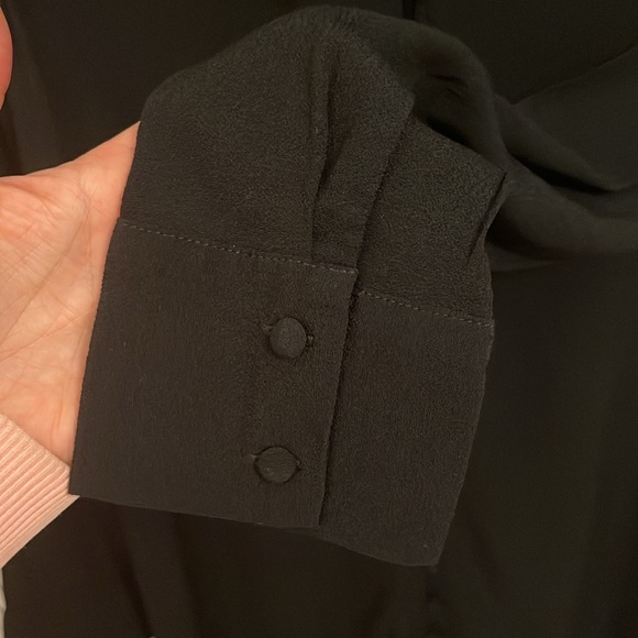 Perfect little black dress for fall/winter - Picture 4 of 5